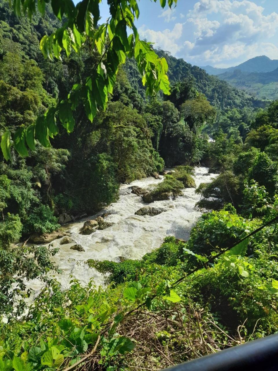 Готель Khach San Vuon Quoc Gia Ba Be Bac Kan Екстер'єр фото